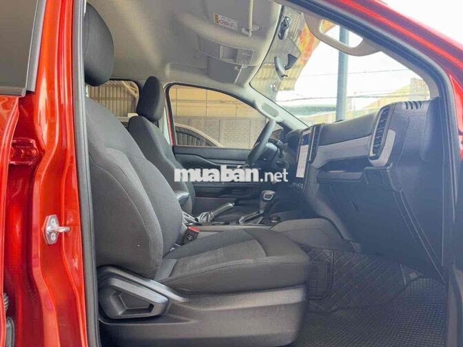 Ford Ranger XLS 2024 Số tự 2 cầu