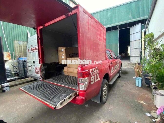Ford Ranger Số sàn màu Đỏ