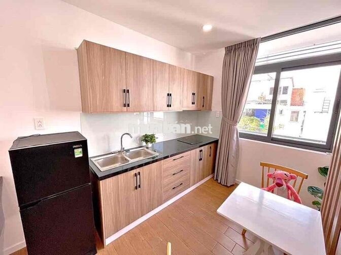 Căn hộ bancol 40m2 Nguyễn Tri Phương, quận 10