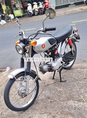 Honda SS50 Bạc Cổ điển