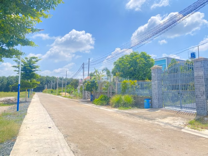 6xxtr Sở Hữu Lô Đất Cách KCN Minh Hưng 3 Đúng 1km, Sổ Hồng Chính Chủ
