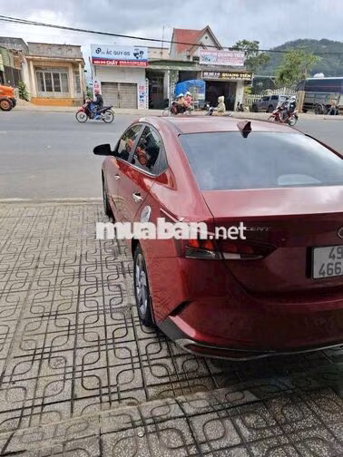 Hyundai Accent Cao cấp nhất Tự động Đỏ