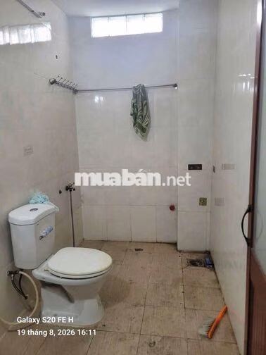 cần cho thuê nhà 1Xẹt NVQ .DT 4 x13 .1 trệt 1Lầu 3PN 2Ws giá 8 triệu 5