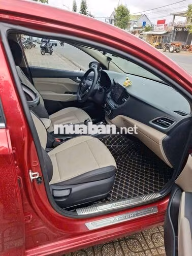 Hyundai Accent Cao cấp nhất Tự động Đỏ