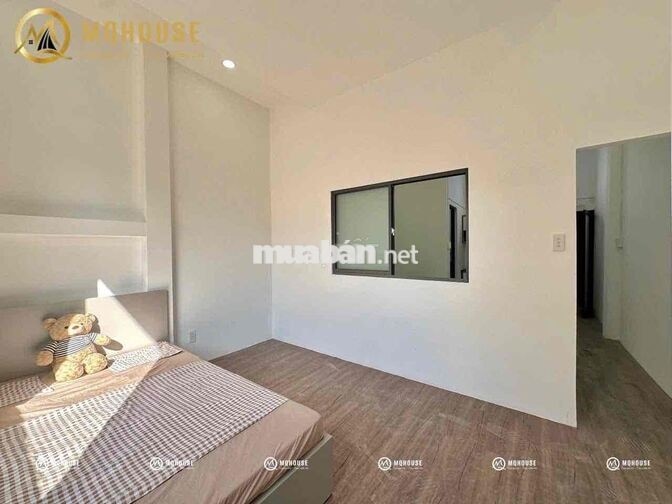 Cho Thuê Căn Hộ 1 Phòng Ngủ Cửa Sổ Trời Thoáng Ngay Lạc Long Quân