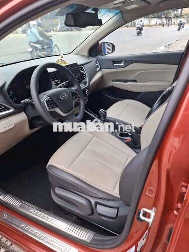 Hyundai Accent Cao cấp nhất Tự động Đỏ