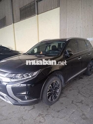 Mitsubishi Outlander 2.0 Premium 2021 Đen 8.268 km