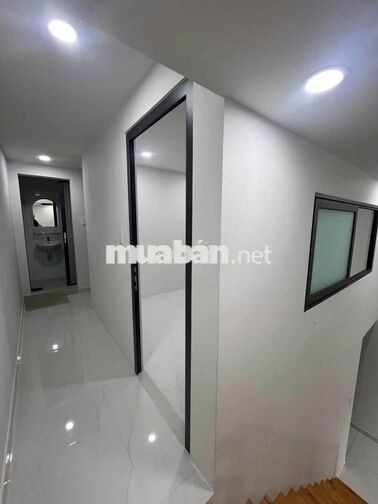 CHO THUÊ NHÀ ĐÚC 4 LẦU ĐƯỜNG THOẠI NGỌC HẦU 4 ,1 x 20 M : 5 PN, 4 Wc