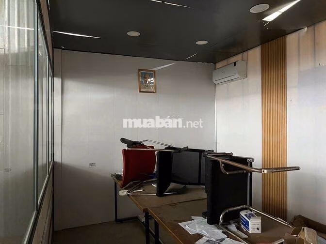 Kho xưởng bãi 900 m² kho xây dựng 720 m² có điện 3 pha, lộ Container