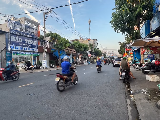 ⭐️Bán nhà góc 3 Mặt tiền kinh doanh đường Nguyễn Phúc Chu, P15, Q.Tân 