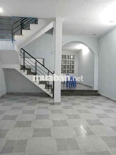 Cho Thuê Nhà Gần Chợ Đường DT 100m2 1Trệt 1Lầu 3Pn 2Wc Sân Xe Máy