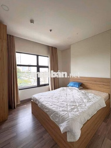 Cho thuê căn hộ 3 phòng ngủ chung cư Monarchy, Full nội thất, giá tốt