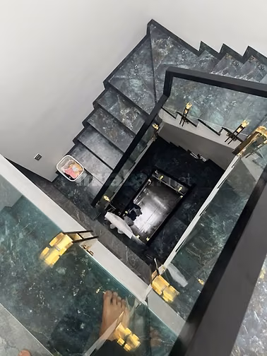 Bán nhà tái định cư hoa động .