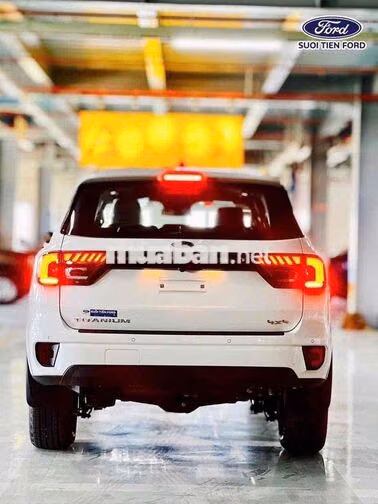 Ford Everest Titanium 4x4 2026 Trắng Số điện tử