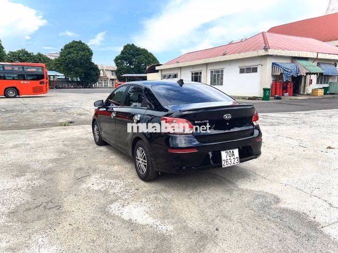 Kia Soluto MT bản đủ 2020 Số sàn Đen