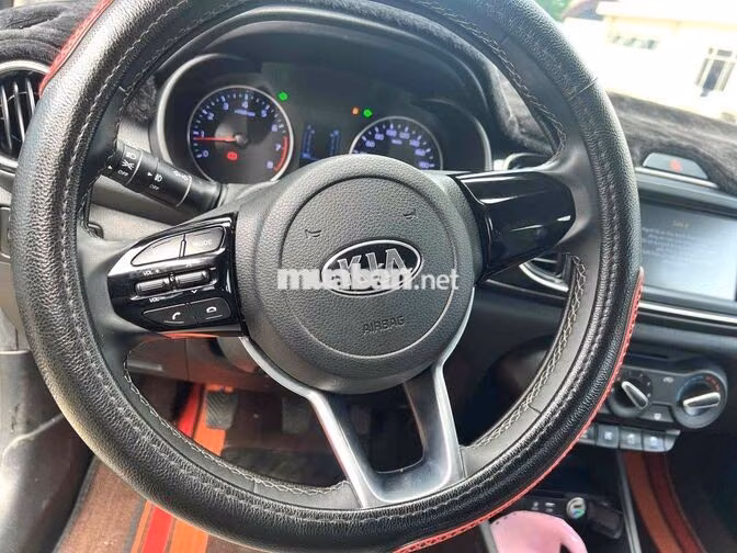 Kia Soluto MT bản đủ 2020 Số sàn Đen