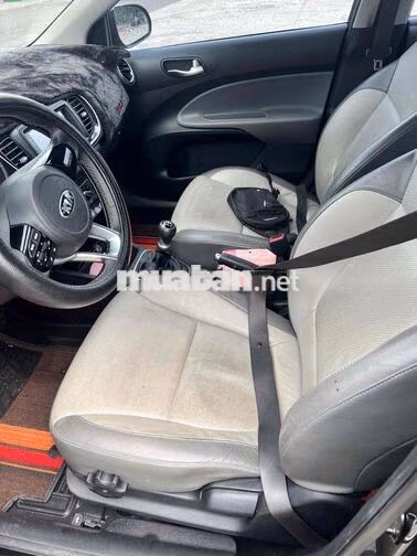 Kia Soluto MT bản đủ 2020 Số sàn Đen