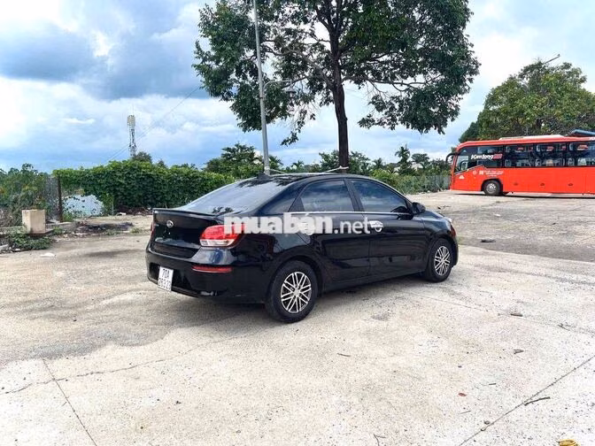 Kia Soluto MT bản đủ 2020 Số sàn Đen