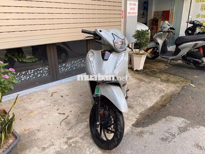 Velia 50cc 1600km Xám Hà Nội siêu mới