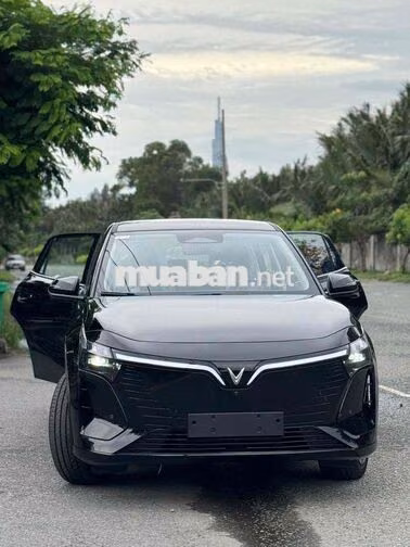 VF 8 ALL NEW MÀU ĐEN SẴN XE GIAO NGAY