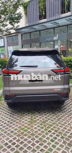 Toyota Innova Cross 2024 Đồng Ánh Kim 62.000 km