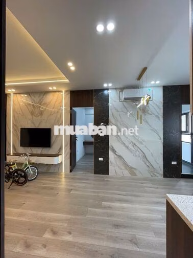 CĂN HỘ CHUNG CƯ HOÀNG ĐẠO THÚY. 3 NGỦ, 2WC, ĐẸP LUNG LINH. VÀO Ở NGAY.