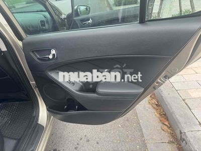 Kia K3 đời 2015 bản 2.0 màu vàng cát