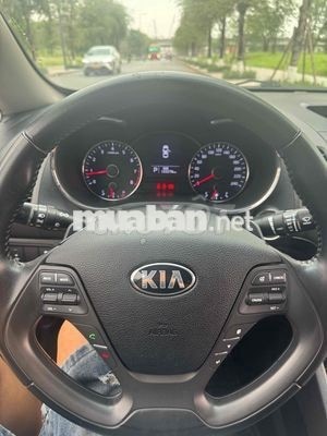 Kia K3 đời 2015 bản 2.0 màu vàng cát
