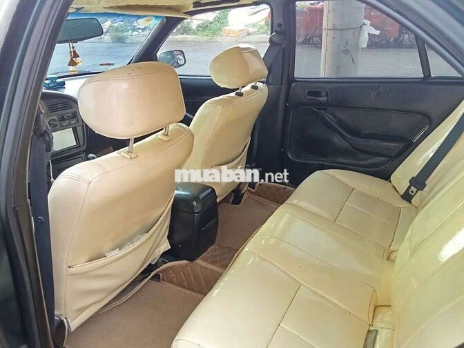 Toyota Camry Xanh đen Thành phố