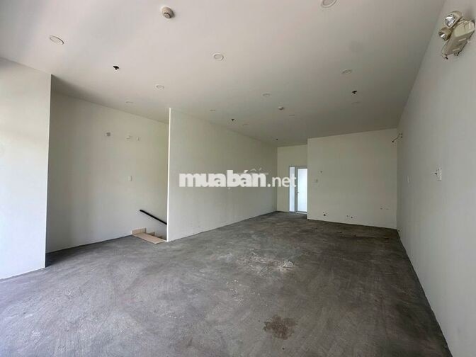 CHO THUÊ SHOPHOUSE STARHILL PHÚ MỸ HƯNG- 4 SÀN RỘNG - GIÁ CHĨ 65 TRIỆU