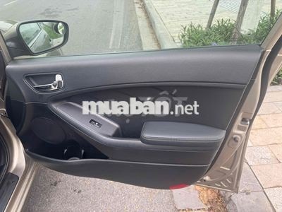 Kia K3 đời 2015 bản 2.0 màu vàng cát