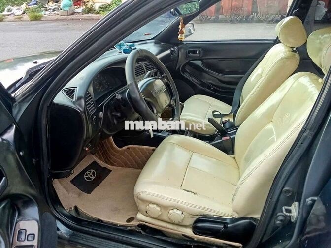 Toyota Camry Xanh đen Thành phố