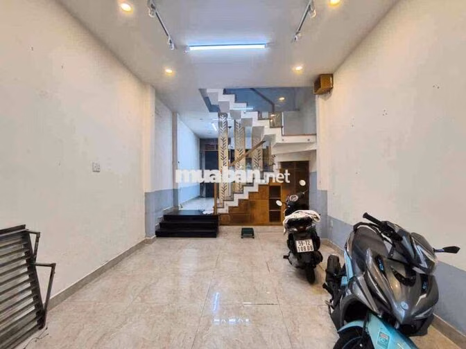 Nhà xây Kiên Cố chính chủ HXH tránh sát mặt tiền ngay Nơ Trang Long BT