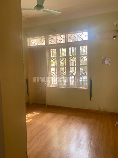 CC cho thuê nhà 61m2x4 tầng ngõ rộng đường HuỳnhThúc Kháng_Kéo dài_HN.