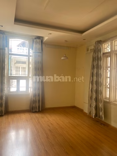 CC cho thuê nhà 61m2x4 tầng ngõ rộng đường HuỳnhThúc Kháng_Kéo dài_HN.