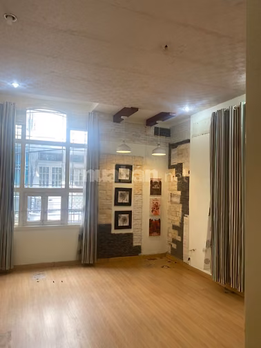 CC cho thuê nhà 61m2x4 tầng ngõ rộng đường HuỳnhThúc Kháng_Kéo dài_HN.