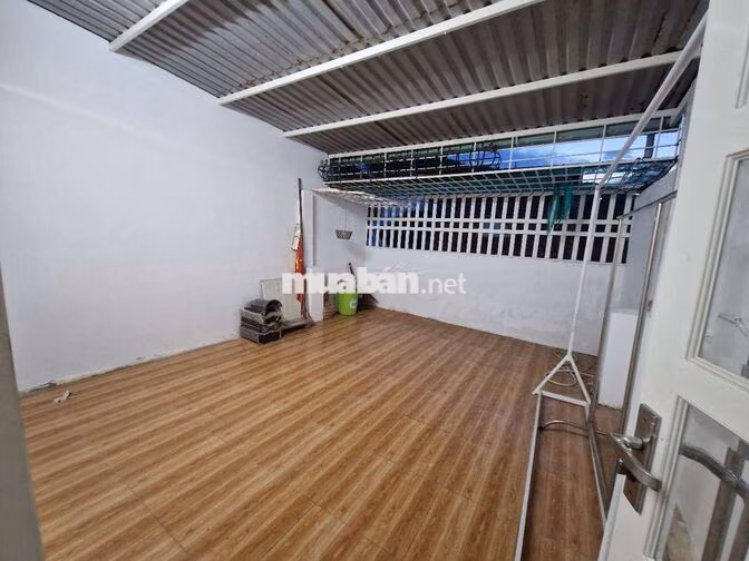 Nhà 2 MT cửa trước sau đường hoàng hoa thám cách biển 2km sỗ hồng sẵn