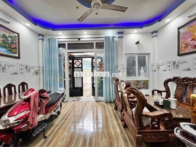 NHỈNH 7 TỶ NHÀ TRONG BIỆT THỰ SANG TRỌNG  KHU CÁN BỘ CAO CẤP SÂN RỘNG