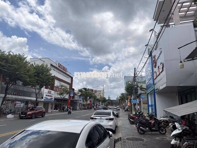 Cho thuê mặt bằng gần ngã 6 chùa Bà Đối diện nhà sách Bình Minh