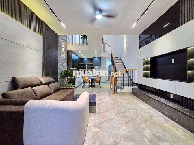 241 ✨ 🏡 CHO THUÊ NHÀ 3 TẦNG MẶT TIỀN CHƠN TÂM – P. HÒA MINH