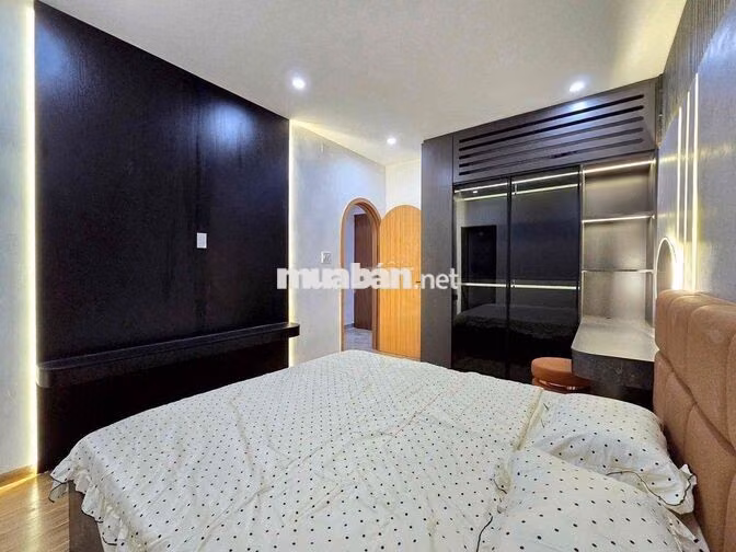 241 ✨ 🏡 CHO THUÊ NHÀ 3 TẦNG MẶT TIỀN CHƠN TÂM – P. HÒA MINH