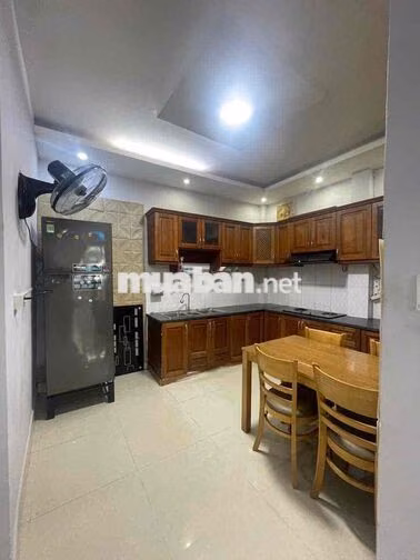 Cho thuê nhà nguyên căn.full nội thất. 2pn2wc Nguyễn Hữu Cảnh p22, BT