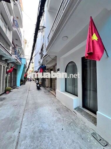 Trần Đình Xu. Q1. hXh. 3 tầng St. 3.75x13. Chỉ 13 Đồng. 