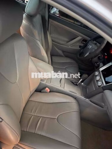 Toyota Camry LE Bạc 5 chỗ
