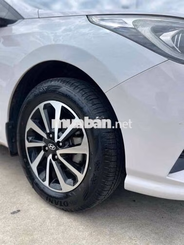 Hyundai Accent 2023 MT bản full Trắng