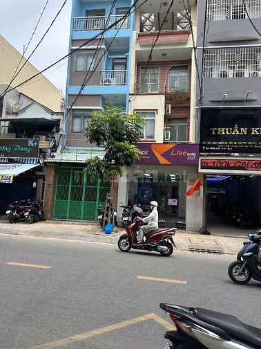 Cho thuê nhà 2 lầu, mặt tiền Vĩnh Hội, phường Vĩnh Hội, Quận 4