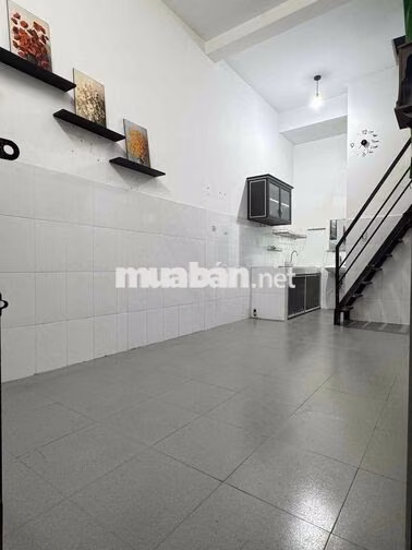 PHÒNG BAN CÔNG -  1 TRỆT - 1 LẦU - 2WC