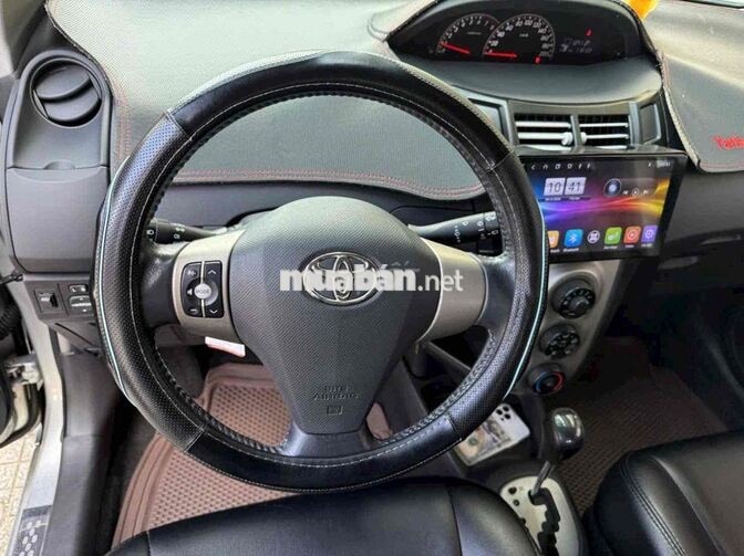 Toyota Yaris Số tự động 5 chỗ Bạc