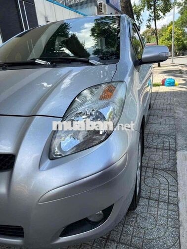 Toyota Yaris Số tự động 5 chỗ Bạc
