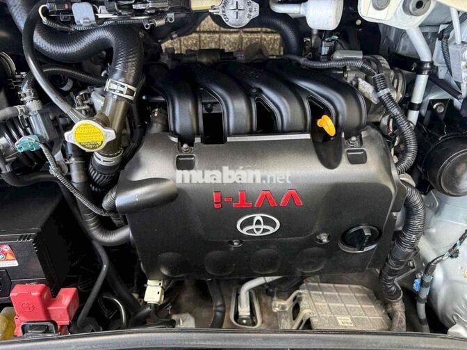 Toyota Yaris Số tự động 5 chỗ Bạc